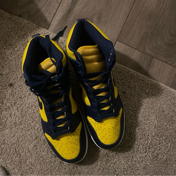 Nike Dunk High OG Michigan - Picture 4 of 5